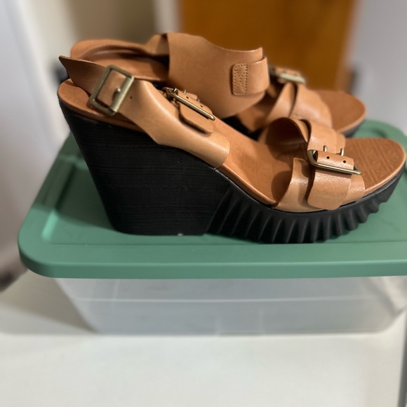 ROCKPORT Wedge Sandal - Picture 2 of 4